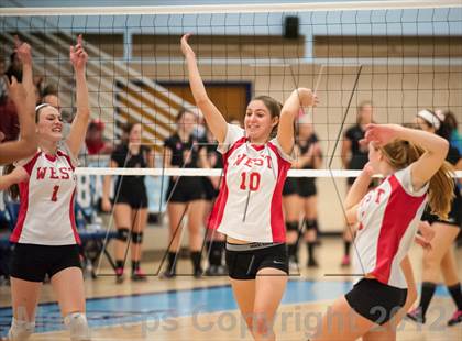 Thumbnail 3 in Exeter-West Greenwich vs. Cranston West (RIIL D2 Final) photogallery.