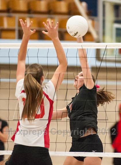 Thumbnail 2 in Exeter-West Greenwich vs. Cranston West (RIIL D2 Final) photogallery.