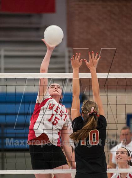 Thumbnail 3 in Exeter-West Greenwich vs. Cranston West (RIIL D2 Final) photogallery.
