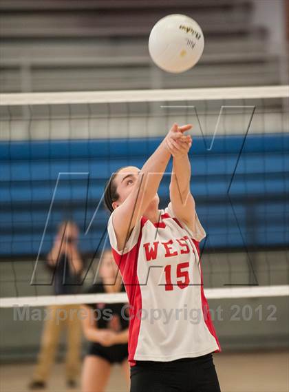 Thumbnail 2 in Exeter-West Greenwich vs. Cranston West (RIIL D2 Final) photogallery.