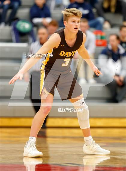 Thumbnail 2 in Davis vs. Corner Canyon (Utah Elite 8) photogallery.