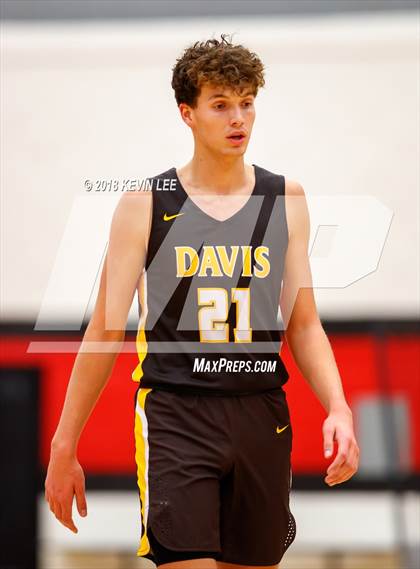Thumbnail 1 in Davis vs. Corner Canyon (Utah Elite 8) photogallery.