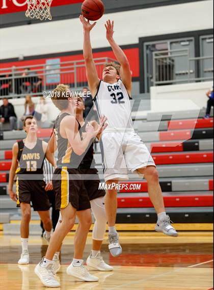 Thumbnail 3 in Davis vs. Corner Canyon (Utah Elite 8) photogallery.