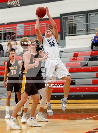 Thumbnail 2 in Davis vs. Corner Canyon (Utah Elite 8) photogallery.