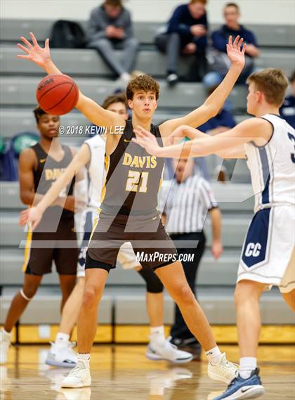 Thumbnail 1 in Davis vs. Corner Canyon (Utah Elite 8) photogallery.