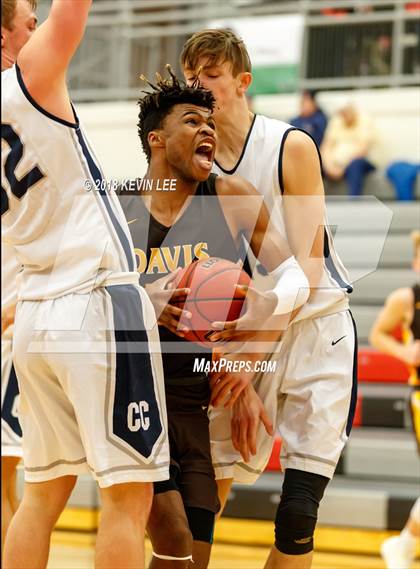 Thumbnail 3 in Davis vs. Corner Canyon (Utah Elite 8) photogallery.