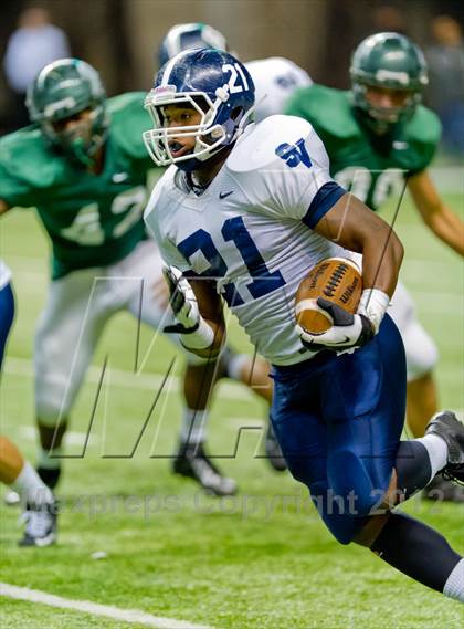 Thumbnail 2 in Smithson Valley vs. Reagan (UIL 5A Division 2 Region 4 Bi-District Playoff) photogallery.