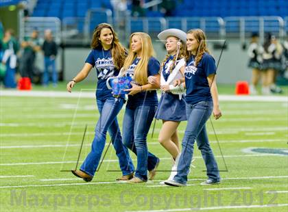 Thumbnail 2 in Smithson Valley vs. Reagan (UIL 5A Division 2 Region 4 Bi-District Playoff) photogallery.