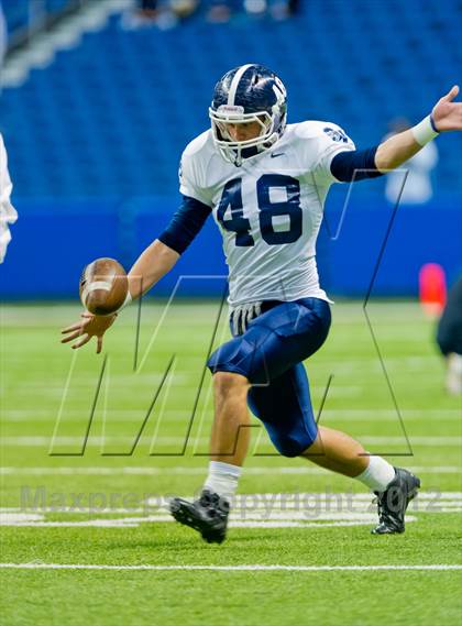 Thumbnail 3 in Smithson Valley vs. Reagan (UIL 5A Division 2 Region 4 Bi-District Playoff) photogallery.