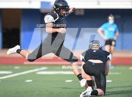 Thumbnail 2 in Thomas Jefferson @ Grace King (Scrimmage at Joe Yenni Stadium) photogallery.