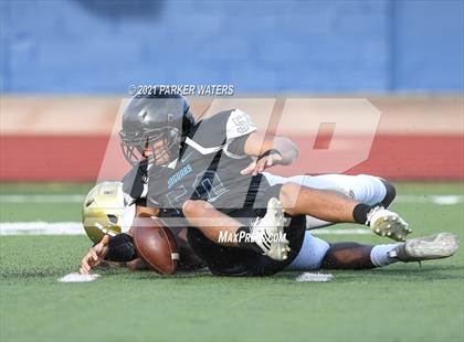Thumbnail 3 in Thomas Jefferson @ Grace King (Scrimmage at Joe Yenni Stadium) photogallery.