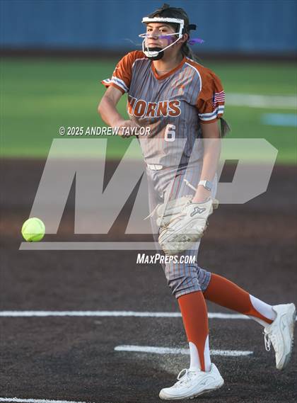 Thumbnail 1 in Dobie @ Kingwood photogallery.