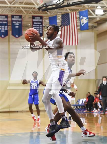 Thumbnail 3 in Edna Karr vs John Curtis (Country Day Classic) photogallery.