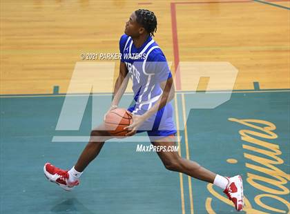 Thumbnail 3 in Edna Karr vs John Curtis (Country Day Classic) photogallery.