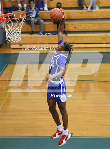 Thumbnail 3 in Edna Karr vs John Curtis (Country Day Classic) photogallery.