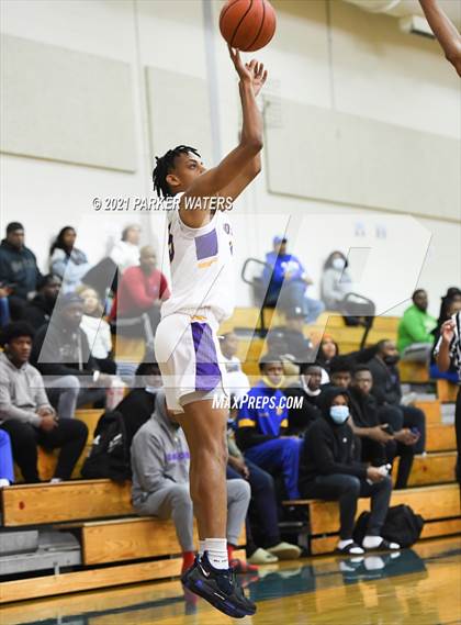 Thumbnail 3 in Edna Karr vs John Curtis (Country Day Classic) photogallery.