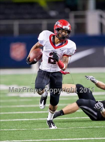 Thumbnail 3 in Cedar Hill vs. Guyer (Kirk Herbstreit National Kickoff Classic) photogallery.