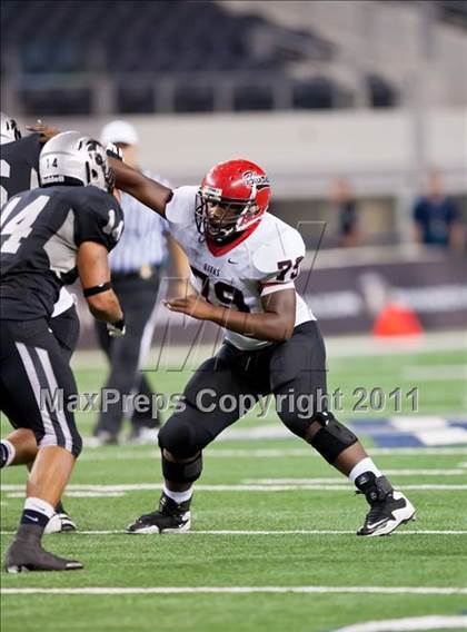 Thumbnail 3 in Cedar Hill vs. Guyer (Kirk Herbstreit National Kickoff Classic) photogallery.