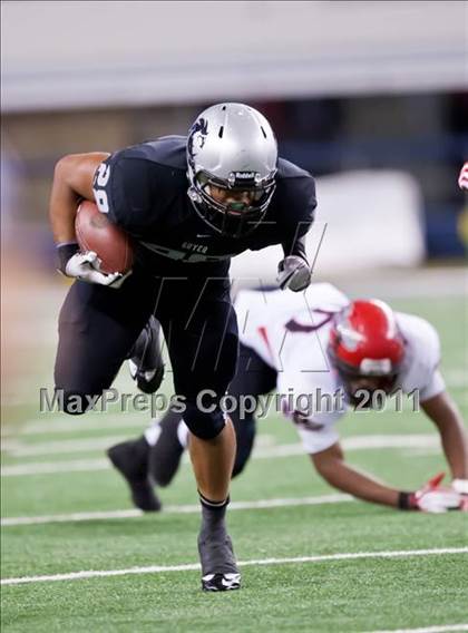 Thumbnail 1 in Cedar Hill vs. Guyer (Kirk Herbstreit National Kickoff Classic) photogallery.
