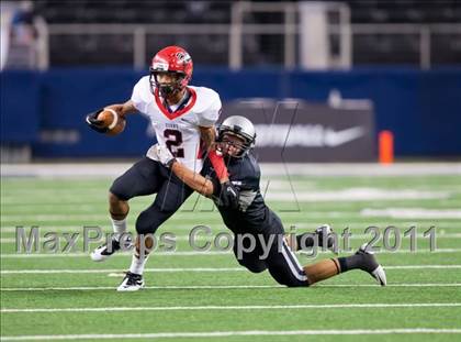 Thumbnail 1 in Cedar Hill vs. Guyer (Kirk Herbstreit National Kickoff Classic) photogallery.