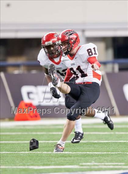 Thumbnail 2 in Cedar Hill vs. Guyer (Kirk Herbstreit National Kickoff Classic) photogallery.