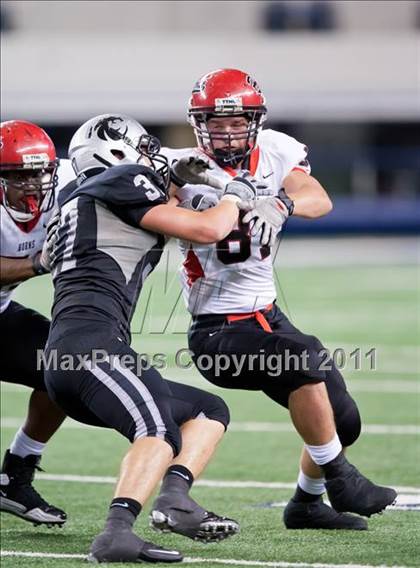 Thumbnail 3 in Cedar Hill vs. Guyer (Kirk Herbstreit National Kickoff Classic) photogallery.