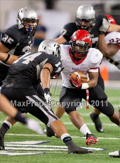 Thumbnail 1 in Cedar Hill vs. Guyer (Kirk Herbstreit National Kickoff Classic) photogallery.