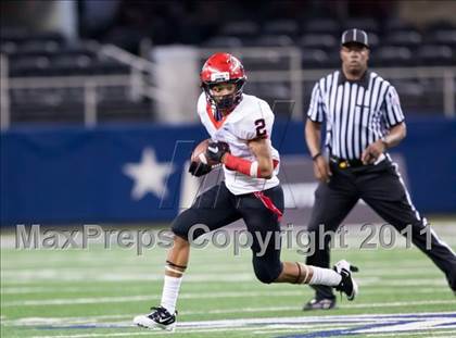Thumbnail 3 in Cedar Hill vs. Guyer (Kirk Herbstreit National Kickoff Classic) photogallery.