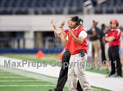 Thumbnail 3 in Cedar Hill vs. Guyer (Kirk Herbstreit National Kickoff Classic) photogallery.