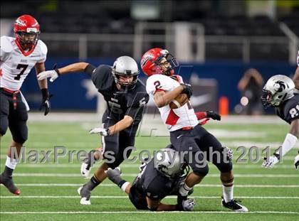Thumbnail 2 in Cedar Hill vs. Guyer (Kirk Herbstreit National Kickoff Classic) photogallery.