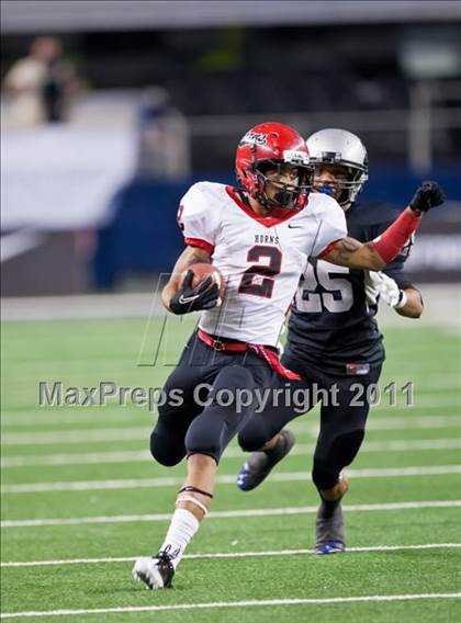 Thumbnail 2 in Cedar Hill vs. Guyer (Kirk Herbstreit National Kickoff Classic) photogallery.