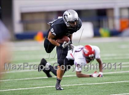 Thumbnail 3 in Cedar Hill vs. Guyer (Kirk Herbstreit National Kickoff Classic) photogallery.