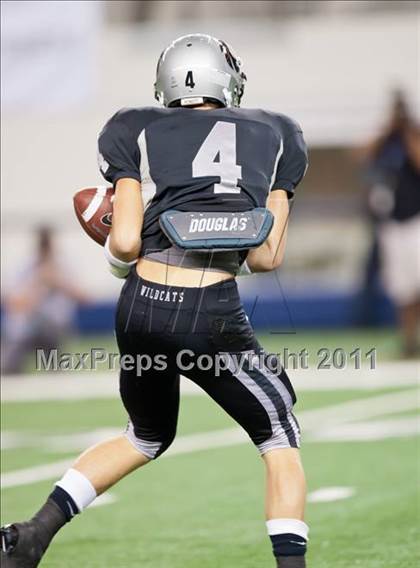 Thumbnail 1 in Cedar Hill vs. Guyer (Kirk Herbstreit National Kickoff Classic) photogallery.