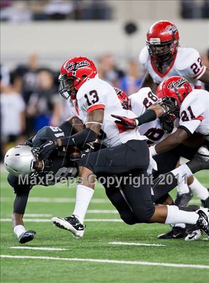 Thumbnail 2 in Cedar Hill vs. Guyer (Kirk Herbstreit National Kickoff Classic) photogallery.