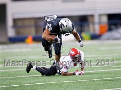 Thumbnail 2 in Cedar Hill vs. Guyer (Kirk Herbstreit National Kickoff Classic) photogallery.