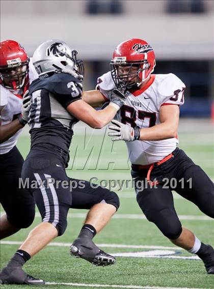 Thumbnail 2 in Cedar Hill vs. Guyer (Kirk Herbstreit National Kickoff Classic) photogallery.