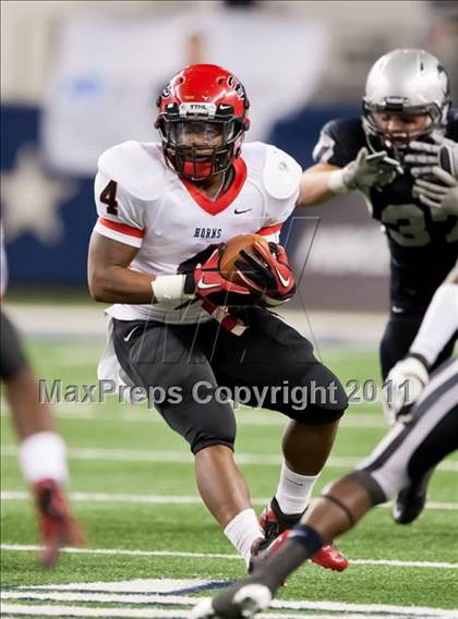 Thumbnail 3 in Cedar Hill vs. Guyer (Kirk Herbstreit National Kickoff Classic) photogallery.