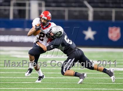 Thumbnail 2 in Cedar Hill vs. Guyer (Kirk Herbstreit National Kickoff Classic) photogallery.