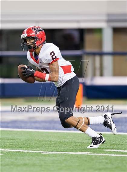 Thumbnail 2 in Cedar Hill vs. Guyer (Kirk Herbstreit National Kickoff Classic) photogallery.