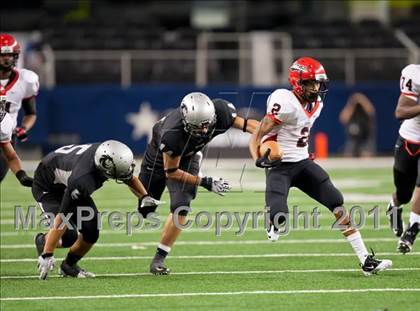 Thumbnail 1 in Cedar Hill vs. Guyer (Kirk Herbstreit National Kickoff Classic) photogallery.