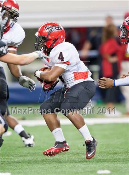 Thumbnail 1 in Cedar Hill vs. Guyer (Kirk Herbstreit National Kickoff Classic) photogallery.