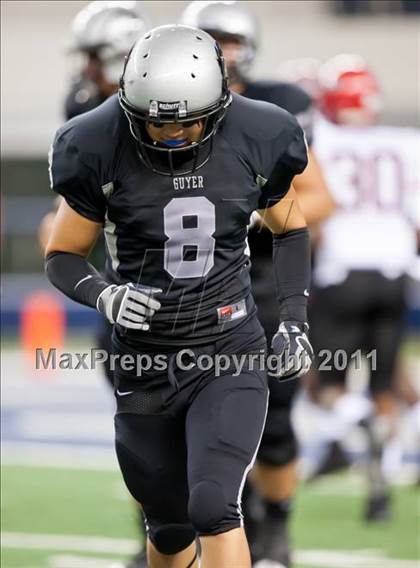 Thumbnail 3 in Cedar Hill vs. Guyer (Kirk Herbstreit National Kickoff Classic) photogallery.