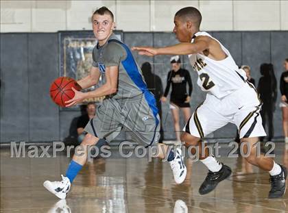 Thumbnail 1 in Legend @ Arapahoe (CHSAA 5A Sweet 16) photogallery.