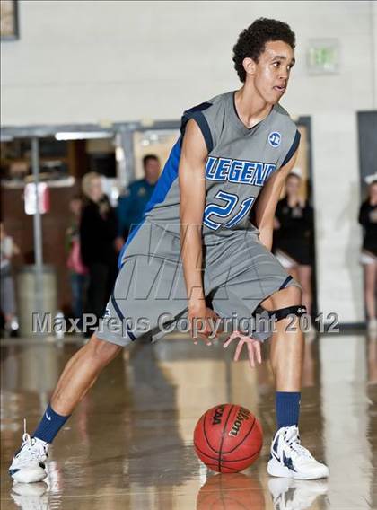 Thumbnail 2 in Legend @ Arapahoe (CHSAA 5A Sweet 16) photogallery.