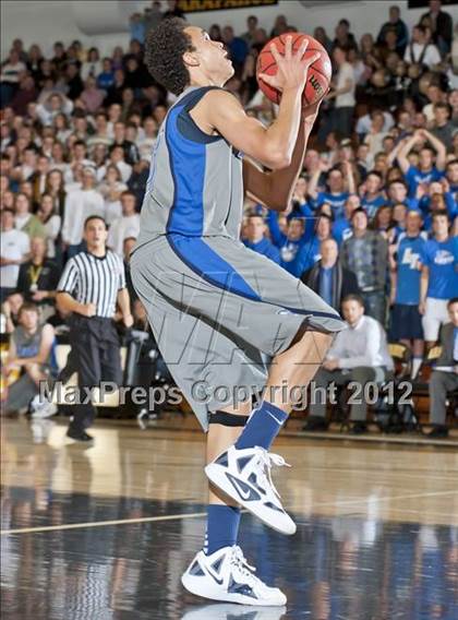 Thumbnail 3 in Legend @ Arapahoe (CHSAA 5A Sweet 16) photogallery.