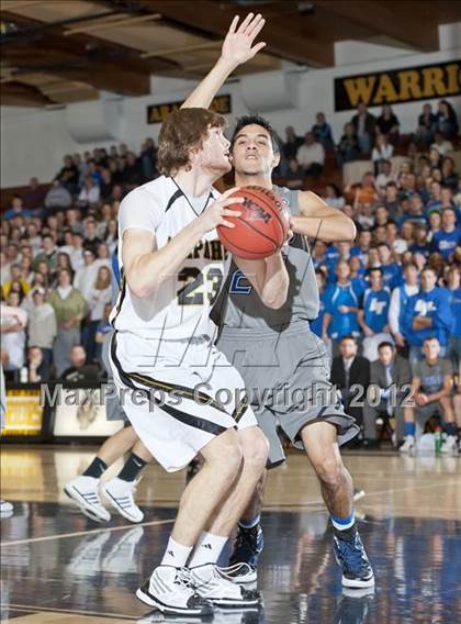 Thumbnail 1 in Legend @ Arapahoe (CHSAA 5A Sweet 16) photogallery.