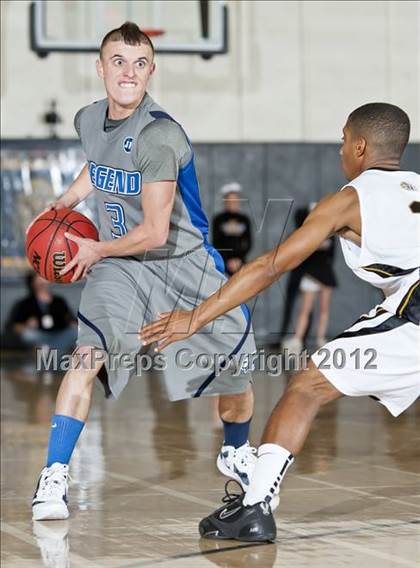 Thumbnail 2 in Legend @ Arapahoe (CHSAA 5A Sweet 16) photogallery.