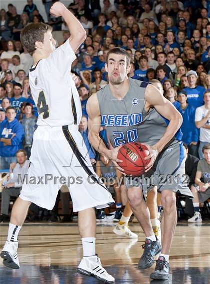 Thumbnail 1 in Legend @ Arapahoe (CHSAA 5A Sweet 16) photogallery.