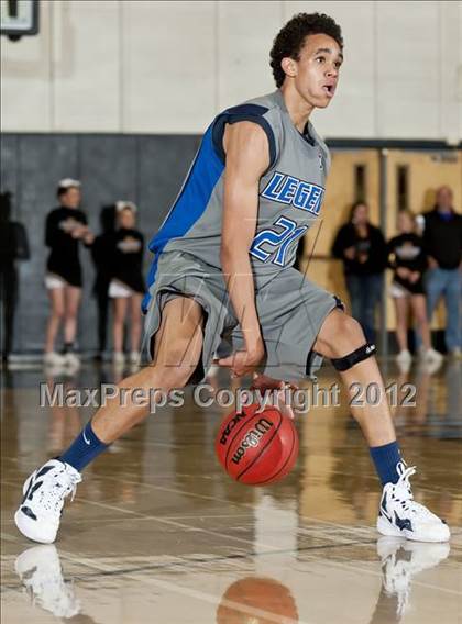 Thumbnail 2 in Legend @ Arapahoe (CHSAA 5A Sweet 16) photogallery.