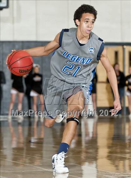 Thumbnail 1 in Legend @ Arapahoe (CHSAA 5A Sweet 16) photogallery.